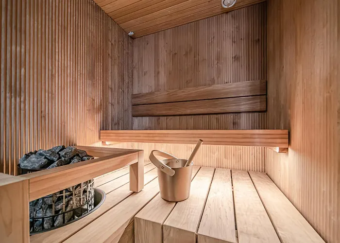 Frozen Ski-in Ski-out By Aavalevi